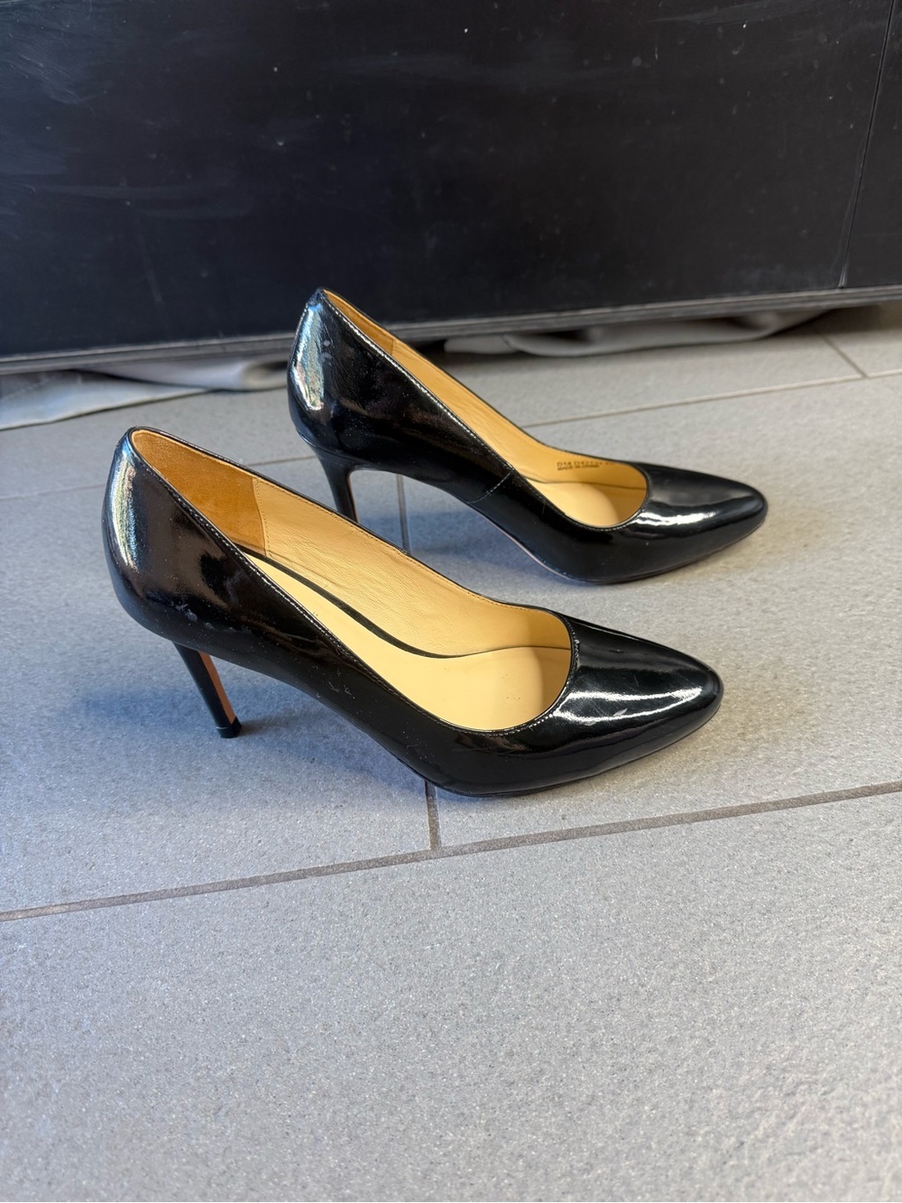 Cole Haan Grand.OS Black Patent Leather Classic Pumps Heels Size 6B